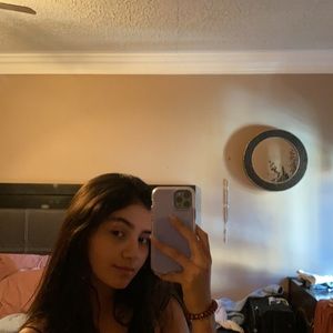 Meet your Posher, Yadira